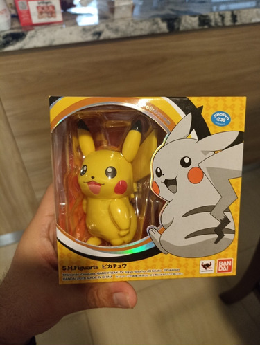 Pikachu Pokemon Figuarts Bandai