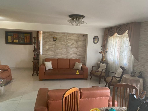 Se Vende Apartamento 90m2 Maripérez