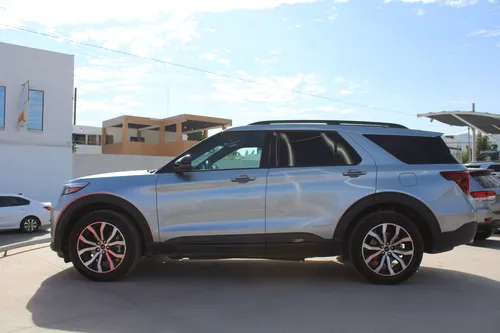 Ford Explorer 2023