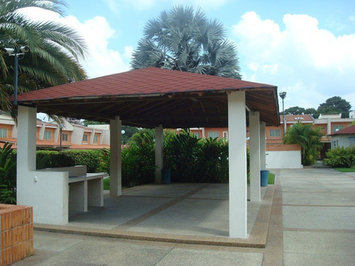 Imagen 28 de 29 de Ligia Guardia Vende Hermoso Town House En Res. Doral Park El Trigal Norte