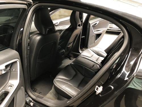 Volvo S60 2.0 T6 R-design
