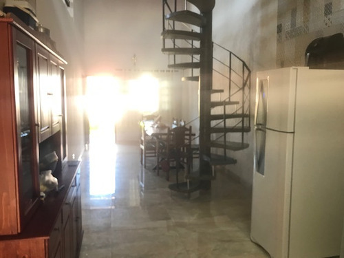 Excelente, Lindo E Bem Localizado, Sobrado 3 Dormitórios À 200 Metros Do Mar Em Itanhaém, Litoral Sul. $ 700.000 Financia