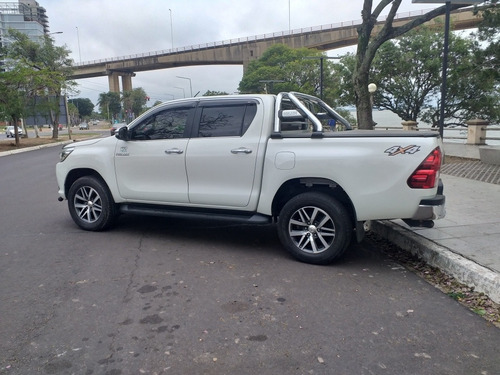 Imagen 4 de 9 de Toyota Hilux 2018 2.8 Cd Srx 177cv 4x4 Inmaculada Permuto