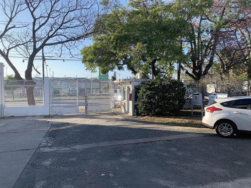 Deposito De 4900 M2