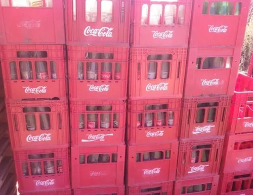 Cajones De Coca Cola Con Botellas Vacias De 350cc