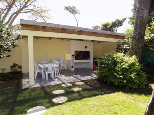Imagen 14 de 20 de Venta De Casa De 4 Dormitorios En La Mansa