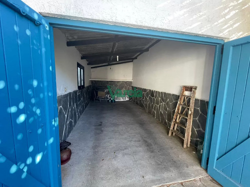 Casa En Venta En Atlantida, 3 Dorm, Garaje, Barbacoa Y Apto Servicio
