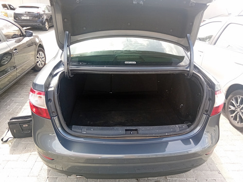 Renault Fluence 2.0 Dynamique Hi-flex 4p