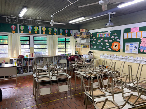 Local / Oficina / Instituto Educativo En Olivos