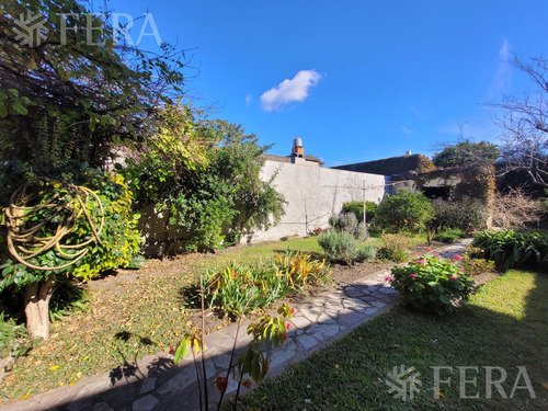 Venta De Casa De 3 Ambientes Con Patio En Wilde