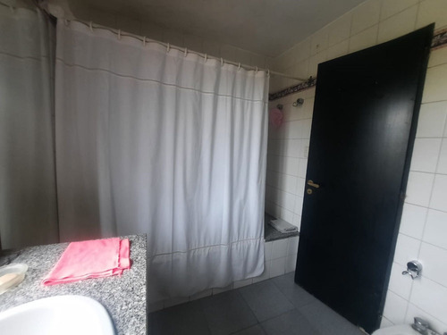 Ubicado En El Exclusivo Barrio Cerrado La Arboleda De Don Torcuato. Lindisima Casa Con 4 Dormitorios. Gran Lote De 920m2. Pileta. Muy Buen Estado.