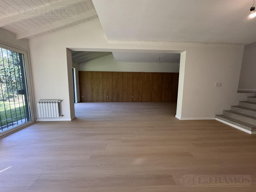 Impecable Casa En Venta A Estrenar , Reciclada A Nuevo, En Excelente Zona Acassuso.