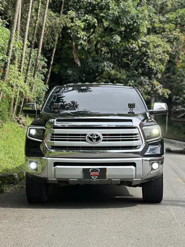 Toyota Tundra 5.7 Crewmax Platinum