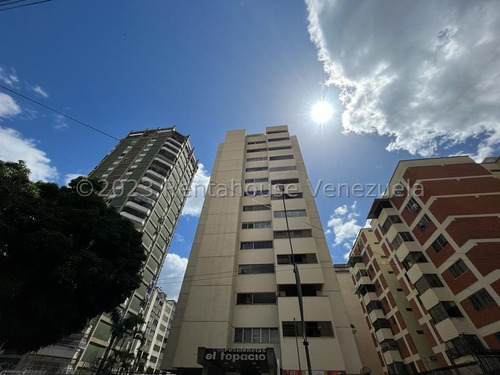 Chacao Apartamento En Venta Los Palos Grandes 136 Metros Cuatro Dormitorios Tres Baños Un Puesto Estacionamiento Edif. Impecable, Muy Conservado Vista Panorámica  Accesibilidad A Transporte, Colegios