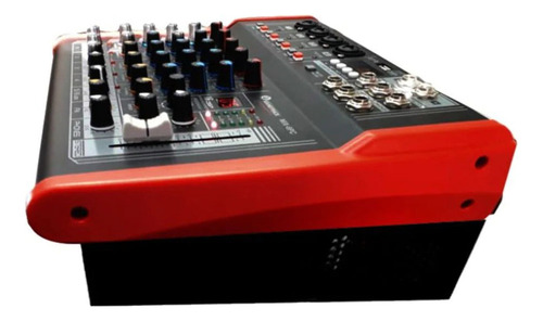 Mezcladora Amplificada 6 Canales (4 Directos, 2 Compartidos)