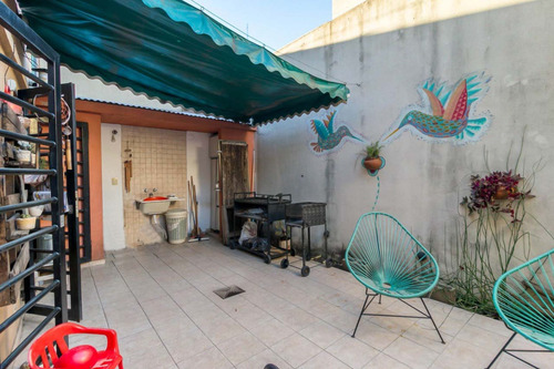 Dúplex De 3 Dormitorios En Venta La Plata. Patio