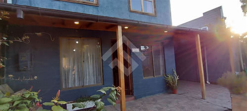 Casa En Venta De 3 Dorm. 2 Baños En Maipú