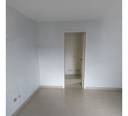 Vendo Apartamento 153m2, 3 Hab/ 3 Bañ/ 2 Ptos/ 1 Mal. Club Hípico