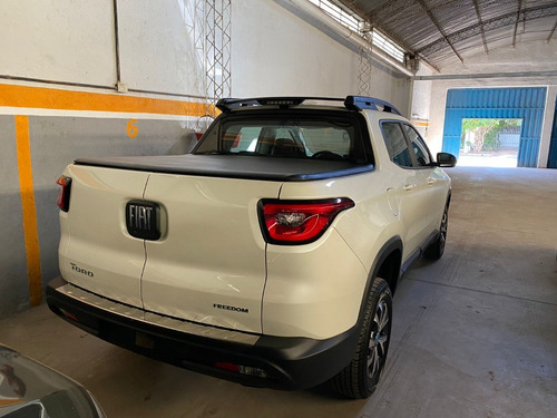 Imagen 2 de 10 de Fiat Toro Freedom 4x2 At6 2022 Okm
