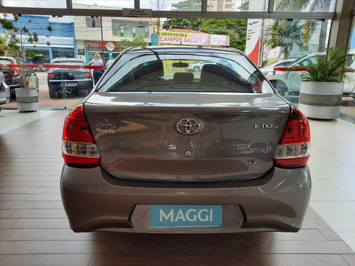 Imagem 6 de 12 de Etios 1.5 X Plus Sedan 16v Flex 4p Automático