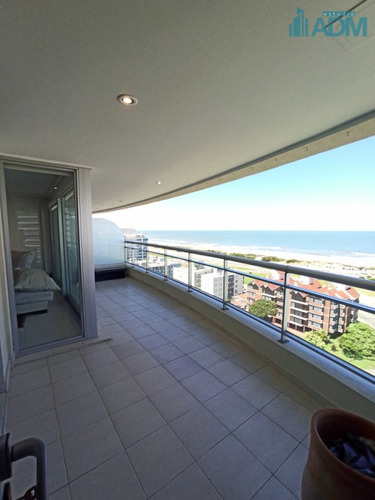 Estupendo Apartamento En Zona Brava Con Vista Al Mar