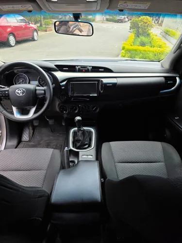 Toyota Hilux 2.4
