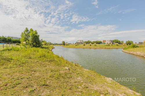 Imagen 7 de 11 de Lote En Venta Con Muelle En El Canton - Maroto Propiedades