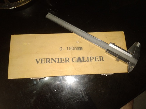 Calibre Vernier 0-150 Mm Con Estuche De Madera 