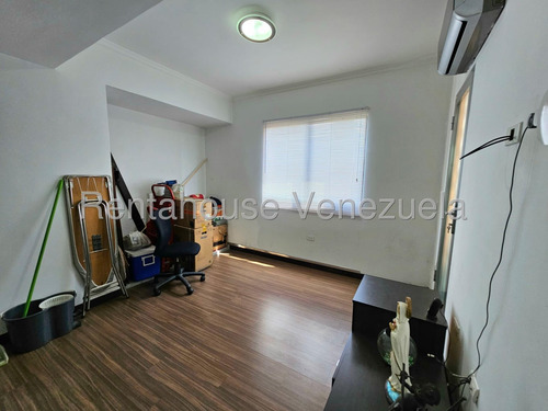 Apartamento En Venta En La Soledad Maracay 25-12181 Irrr