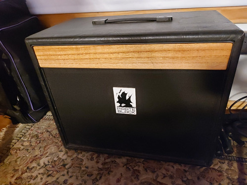 Caja 1x12 Pirate Black+ Celestion G12h30 Special Edition 