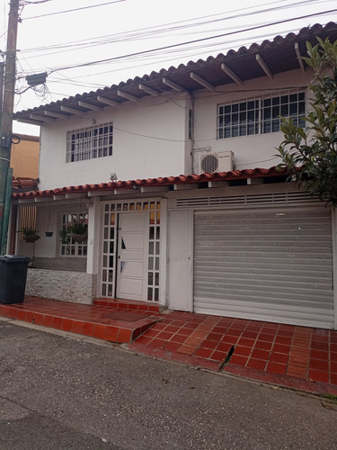 Best House Vende Bella Casa En Llano Alto