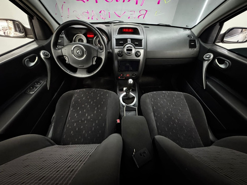 Renault Megane 1.6 Dynamique Hi-flex 4p