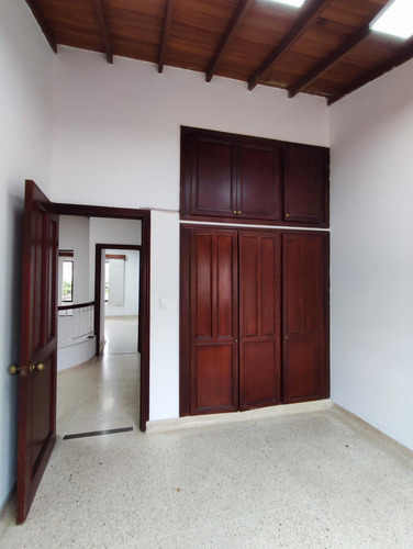 Casa En Arriendo En El Rosal. Cod A27410