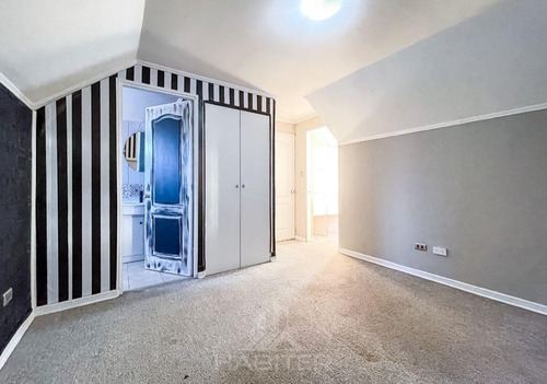 Casa En Venta De 3 Dorm. Segundo Piso En Los Angeles