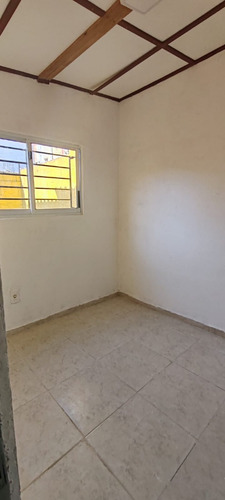 Alquiler Casa Al Fondo Totalmente Independiente 3 Dormitorios, Parrillero, 2 Patios Y Cochera.contacto De Lunes A Viernes De 10 A 18 Horas