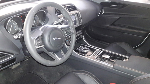 Imagen 3 de 4 de Jaguar Xe Pure 2.0t 240hp 2018 Okm.