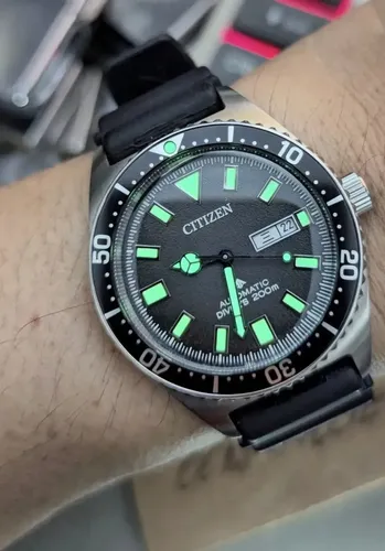 Cor da pulseira Citizen Promaster Divers Automatic NY0120-01e: cor