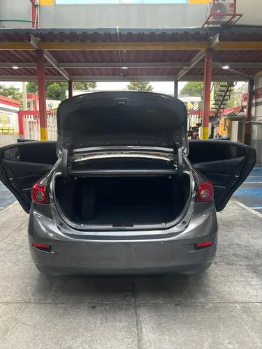 Mazda 3 2.0 Touring At