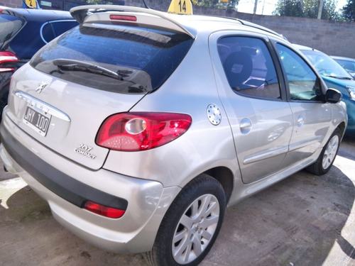 Robyana| Peugeot 207 2010 1.6 Xt| Ne