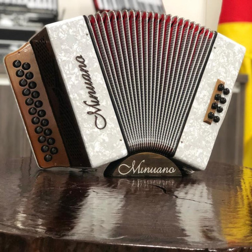 Acordeon 8 Baixos Minuano 8/21 Branca Revestida Celuloide