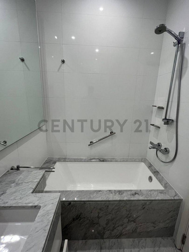Venta Depto. Alvear Tower 2 Suites + Dependencia Y Cochera