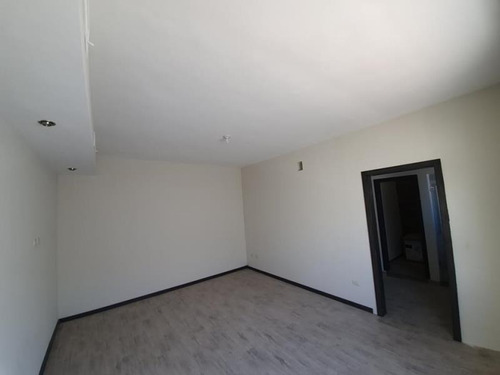 Imagen 3 de 10 de Casa Sola En Venta Frac Palma Real