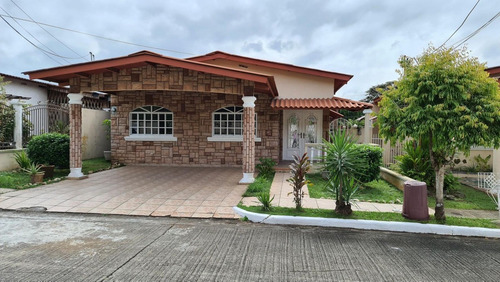 Imagen 1 de 14 de Venta De Casa De 250 M2 En Quintas De Monticello 21-11771