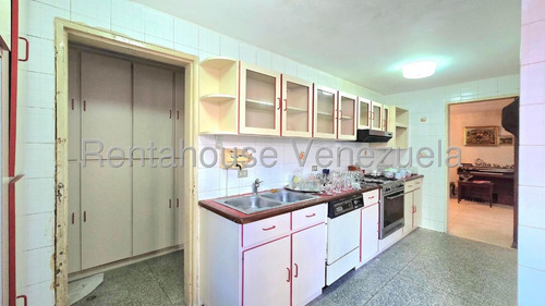 Casa En Calle Cerrada En Venta, Urb. El Marques