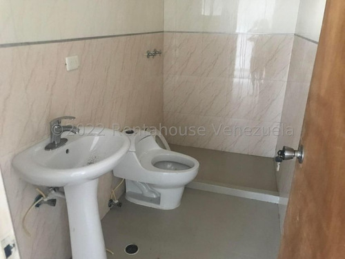 Imagen 9 de 12 de Marol Rentahouse Vende Apartamento En El Parral Valencia 22-21690