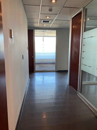Oficina En Venta Con 285 M2, Ciudad Empresarial.