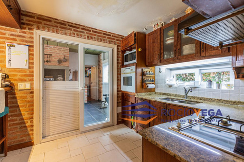Casa A La Venta En Country Banco Provincia