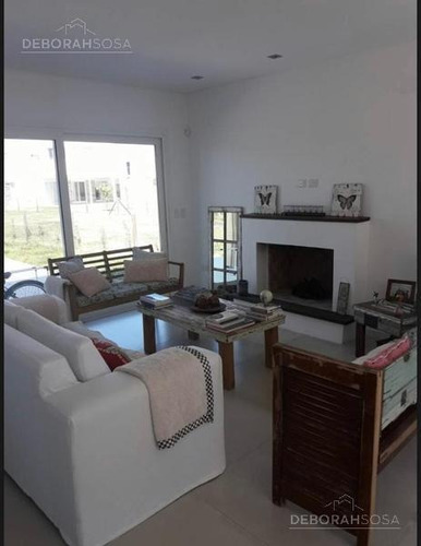 Imagen 10 de 19 de Linda Y Cómoda Casa En Venta, Barrio Araucarias. Puertos Del Lago