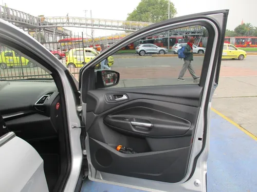 Ford Escape Titanium 4x4 2000cc At Aa
