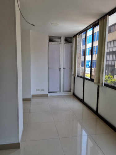 Oficina En Arriendo En Pereira Centro. Cod 111061